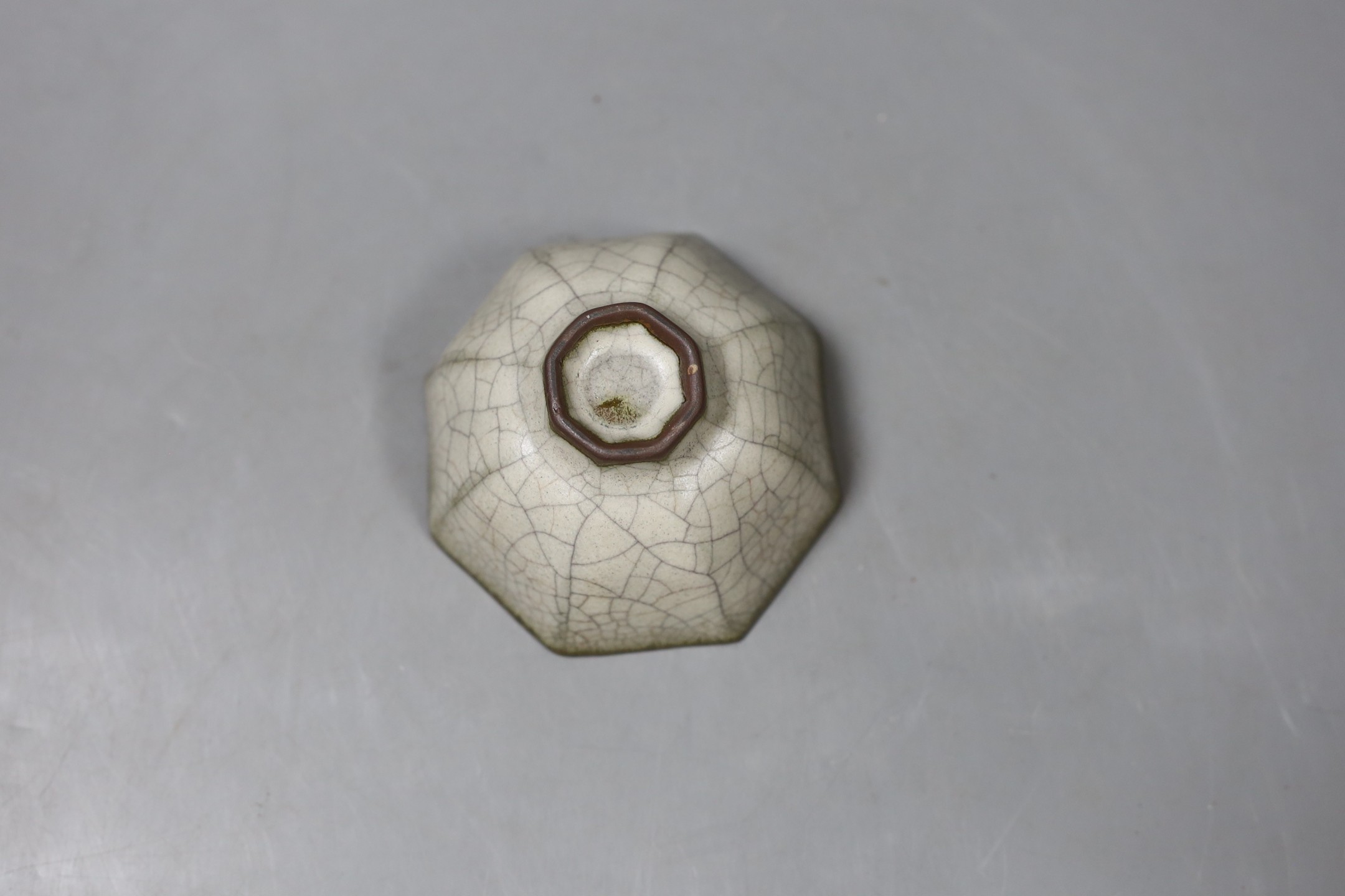 A Chinese crackle glaze octagonal dish - 4cm tall